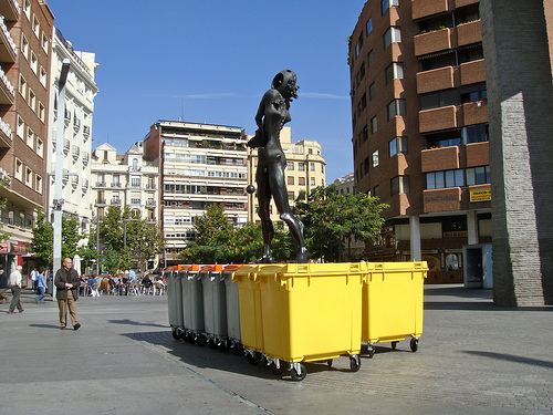 Diseñan un sistema para detectar los contenedores de basura llenos y determinar las mejores rutas de recogida