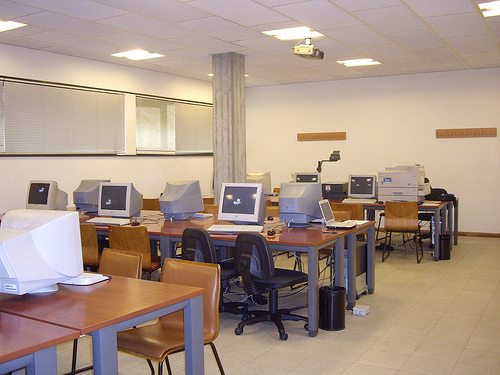 Los salvapantallas de los ordenadores de los funcionarios municipales se sustituyen por mensajes sobre ahorro energético