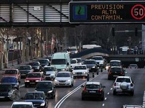 Recession cuts E.U. CO2 emissions by record 7.2 percent