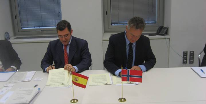 MAGRAMA firma un Memorándum de Entendimiento con Noruega sobre control pesquero