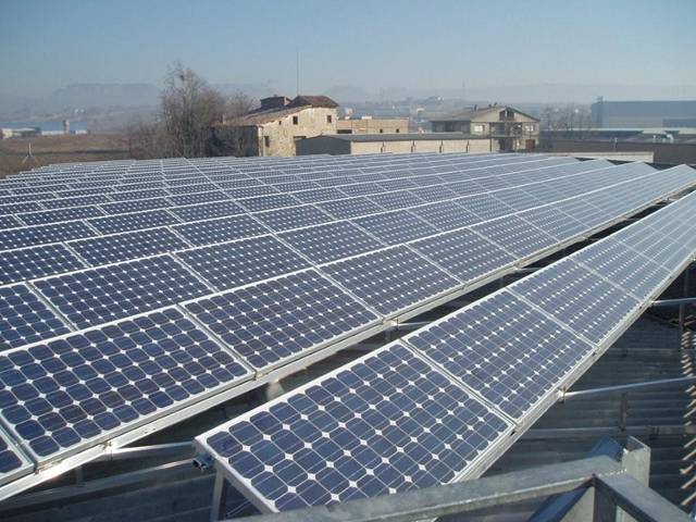 Fotovoltaicos piden a la UE el fin del hostigamiento al sector en España