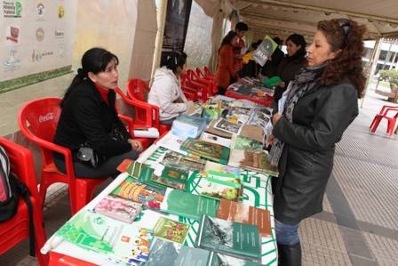 Organizan Feria del Libro Verde en la Manzana 1