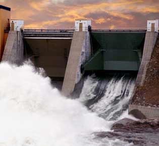 Bernabé Unda visita la fábrica de motores y generadores Alstom en Galindo (Bizkaia)