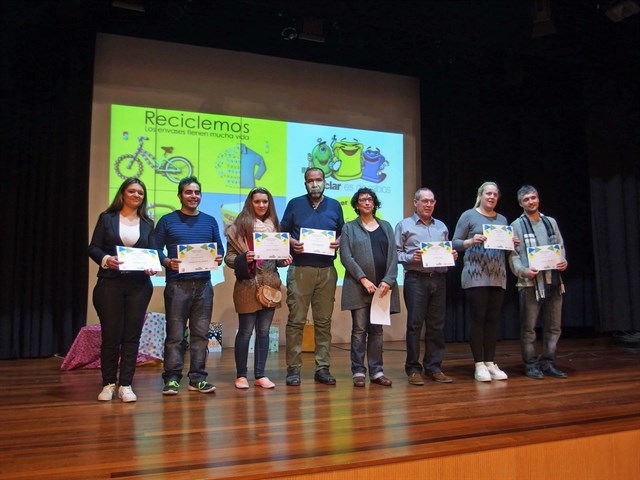 Ocho agentes comunitarios reciben un reconocimiento por su labor en la campaña Zaragoza recicla