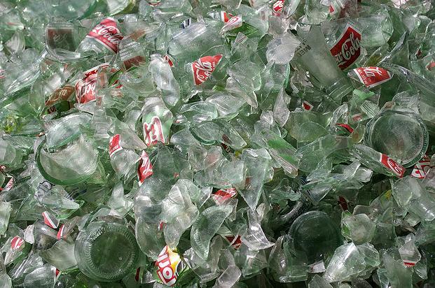 Dos de cada tres hogares andaluces reciclan plástico o vidrio y más del 98% toma medidas para ahorrar agua