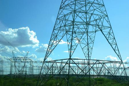 Unesa dice que la propuesta del Gobierno sobre energía disparará la tarifa eléctrica