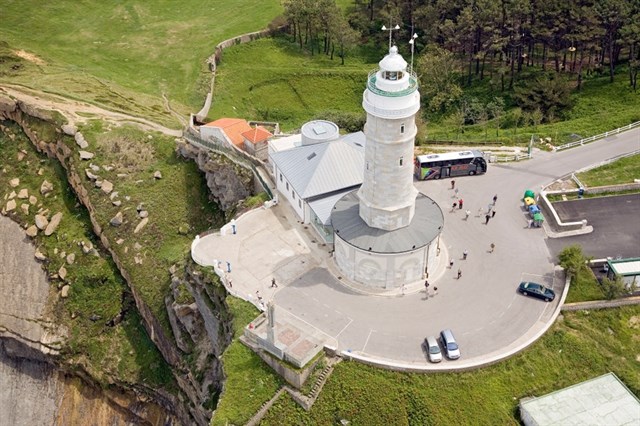 Santander se suma a la iniciativa 1m2 por la Naturaleza con una jornada de limpieza en La Maruca y Cabo Mayor