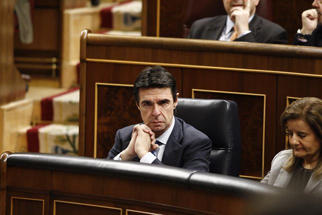 El BNG exige la dimisión de Soria por los informes sobre las energías renovables