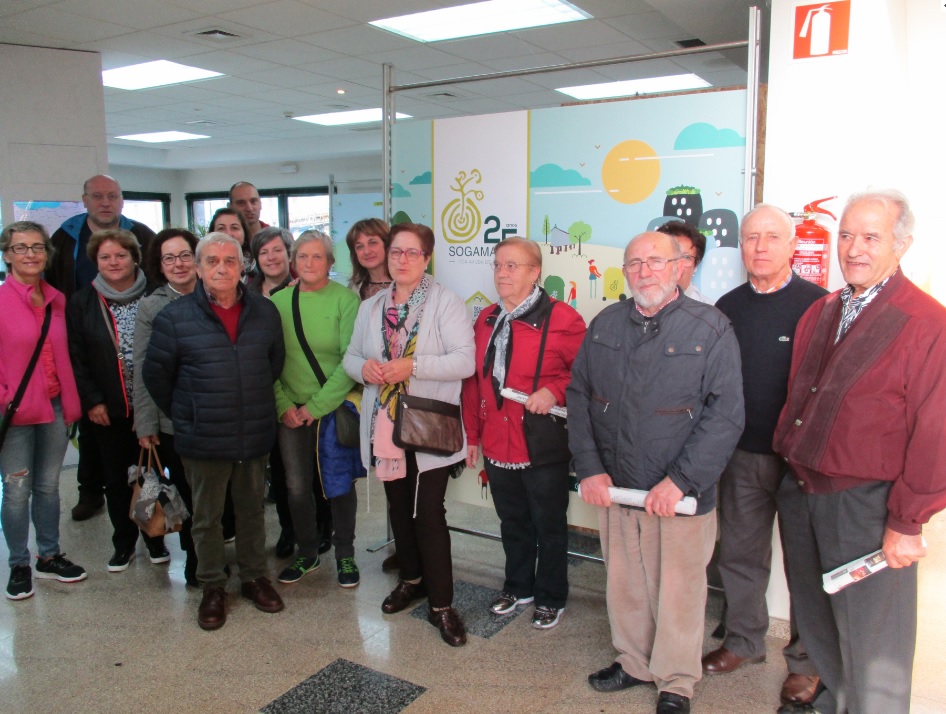 Vecinos de Ordes que participan en el programa de la USC “Caminos de conocimiento y experiencia”