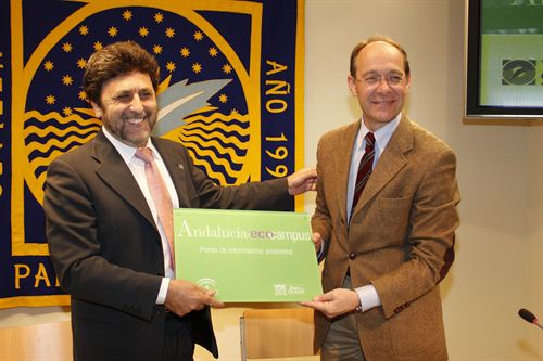 Díaz Trillo presenta en Sevilla el proyecto Andalucía Ecocampus