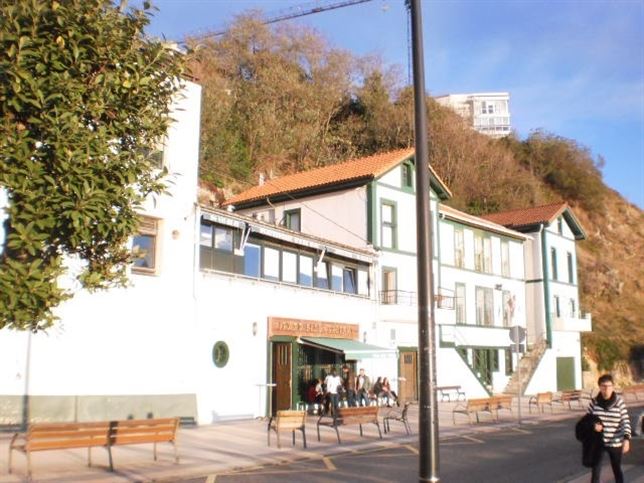 Getxo (Bizkaia) implementará el sistema de recogida de residuos puerta a puerta en los comercios