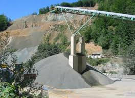 La cantera ‘Laherrán’ en Piélagos pasa olímpicamente de la ley y se ríe de los cántabros