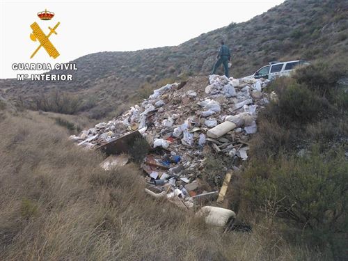 Imputado el gestor de una empresa de residuos aragonesa que depositaba vertidos en terrenos de alta protección