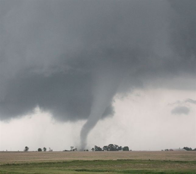 Vinculan la frecuencia de tornados y granizo en Estados Unidos a El Niño y La Niña