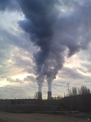 La lucha contra la escasez energética y la disfunción climàtica es también la lucha contra los desajustes socioambientales y económicos de la sociedad industrial