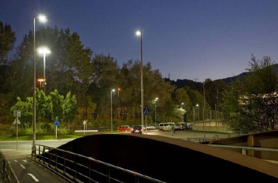 Farolas inteligentes que ahorran más de un 80% de energía