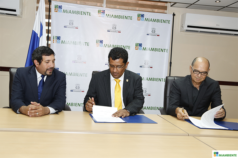 Panamá. MiAMBIENTE y Asociación Panameña Red de Reservas Naturales Privadas acuerdan promover el ecoturismo y la investigación
