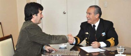 El Instituto de Conservación de Ballenas firma acuerdo con la Armada Argentina