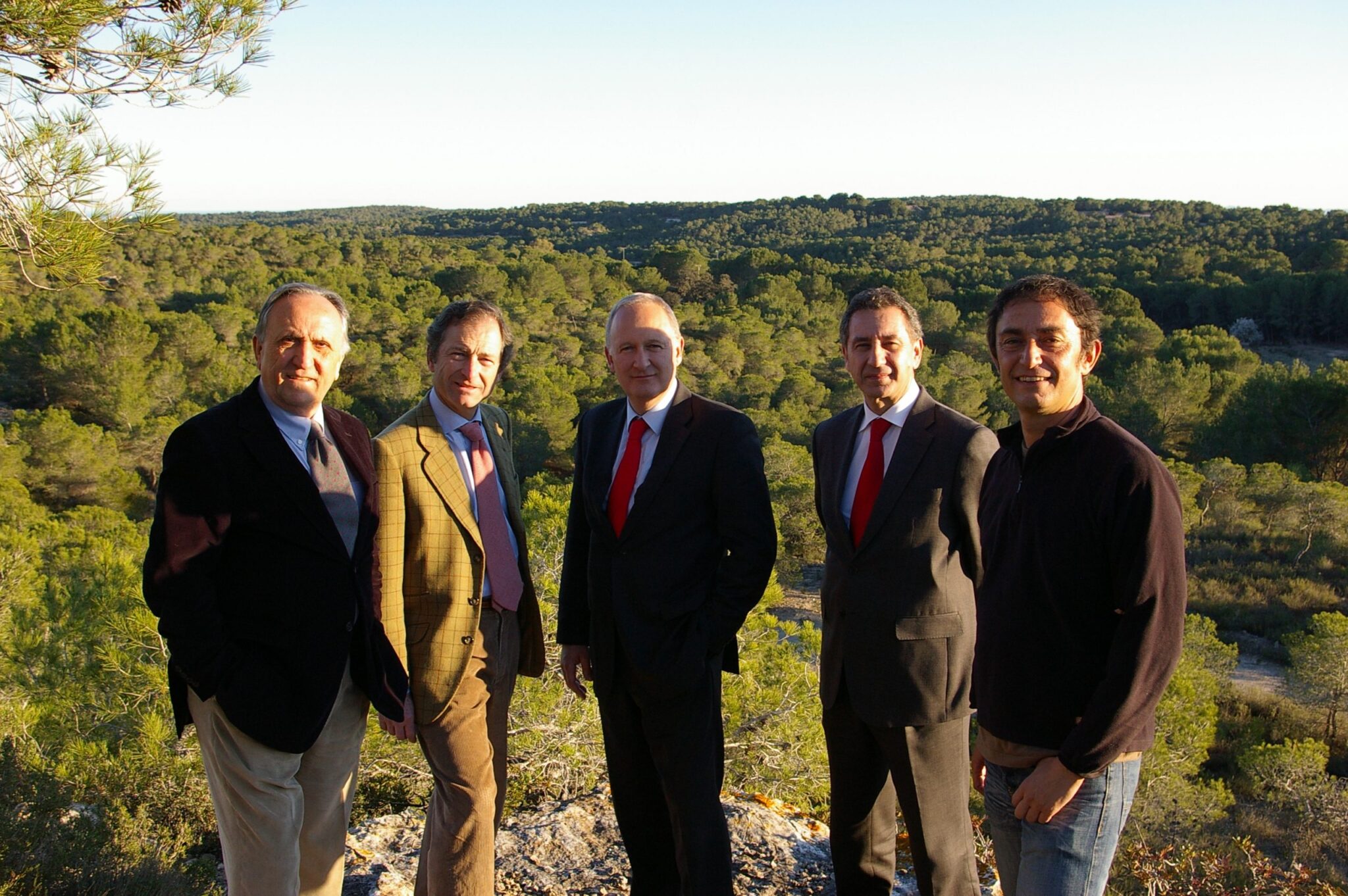 Alicante. Banco Santander firma un convenio para conservar el corazón de la Sierra de Escalona