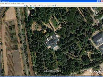 Prohibido cortar las flores de los jardines del Palacio de la Moncloa