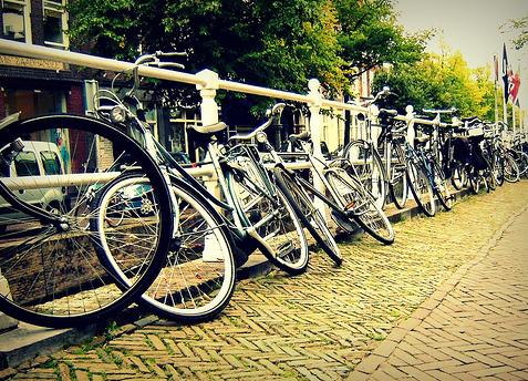 Un total de 1.800 bicis públicas de la Junta en municipios y campus universitarios permiten ahorrar un millón de litros de combustible