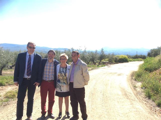 Andalucía mejora notablemente los caminos rurales de la Marchanta y de Hornillos