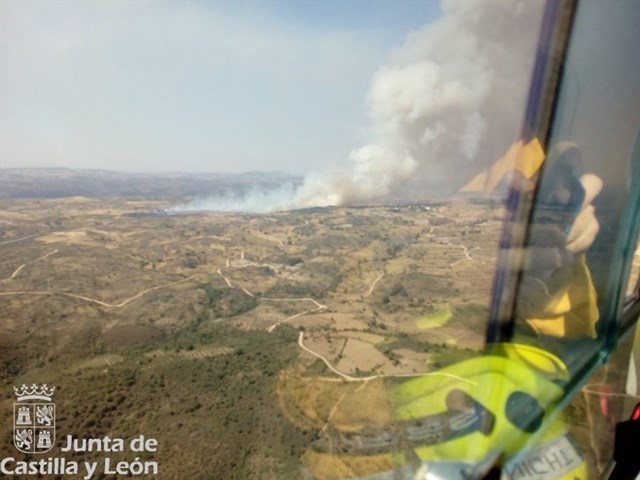 Desalojado un camping próximo a Aldeadávila por un incendio
