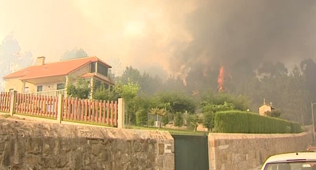Detenido el autor confeso de tres incendios forestales en Boiro (A Coruña)