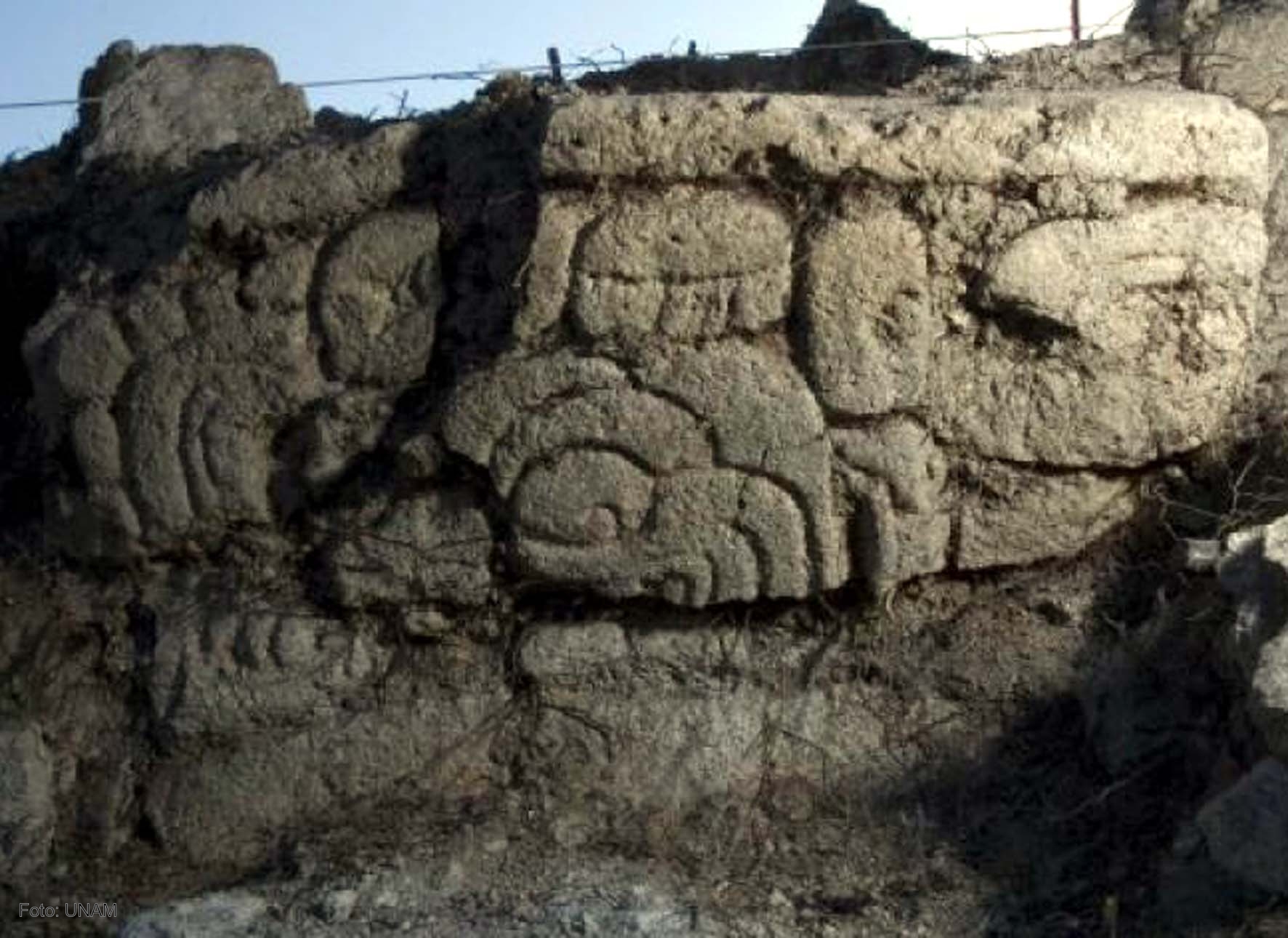 Descubren escalera jeroglífica en la zona arqueológica de El Palmar