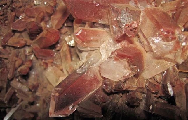 El agua terrestre vino de su interior