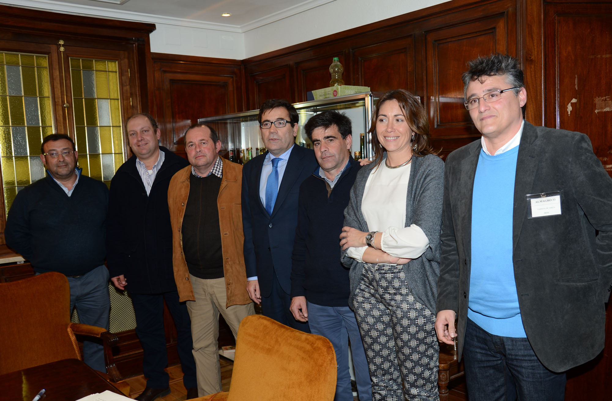 Medio Ambiente suscribe cuatro Convenios para el depósito y custodia del material genético de razas bovina y ovina