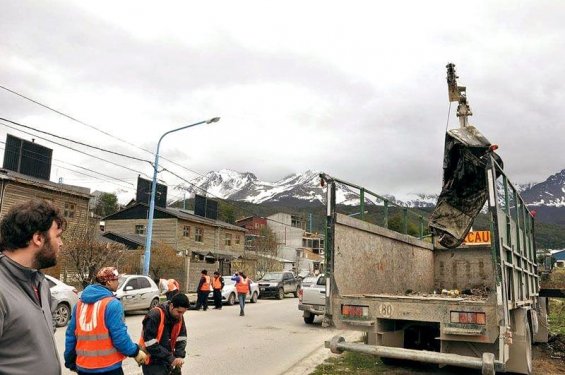 400 toneladas de chatarra retirada en Ushuaia