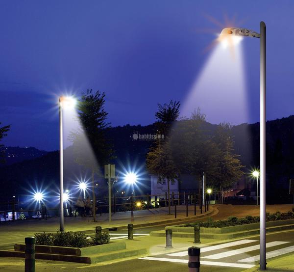 Sevilla. Ayuntamiento renueva 300 luminarias en la zona sur para lograr "una mayor eficiencia energética"