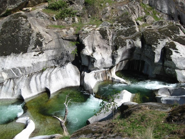 Top 10 de las piscinas naturales más bellas de España