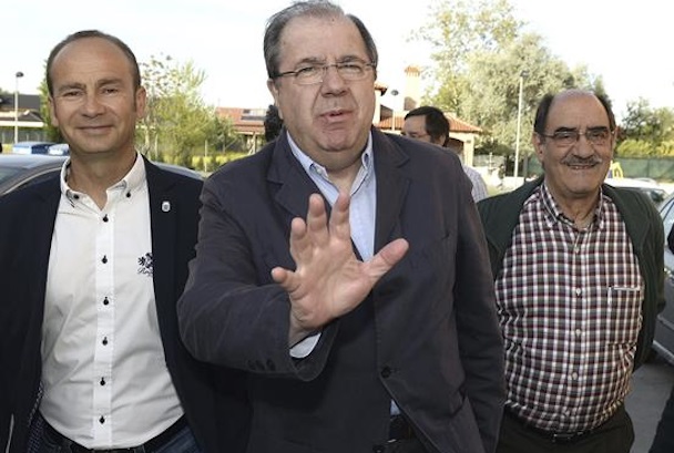 Los responsables de la trama eólica de Castilla y León reciben un premio a su ‘medida’