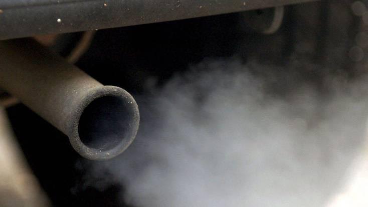 Europa ‘maniobra’ para que los coches diésel puedan contaminar más