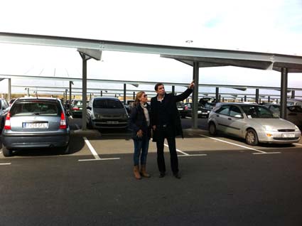 UAL instala un parking con energía fotovoltaica