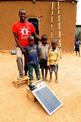 Solaris Offgrid cierra ronda de un millón de euros para reducir la pobreza energética en África