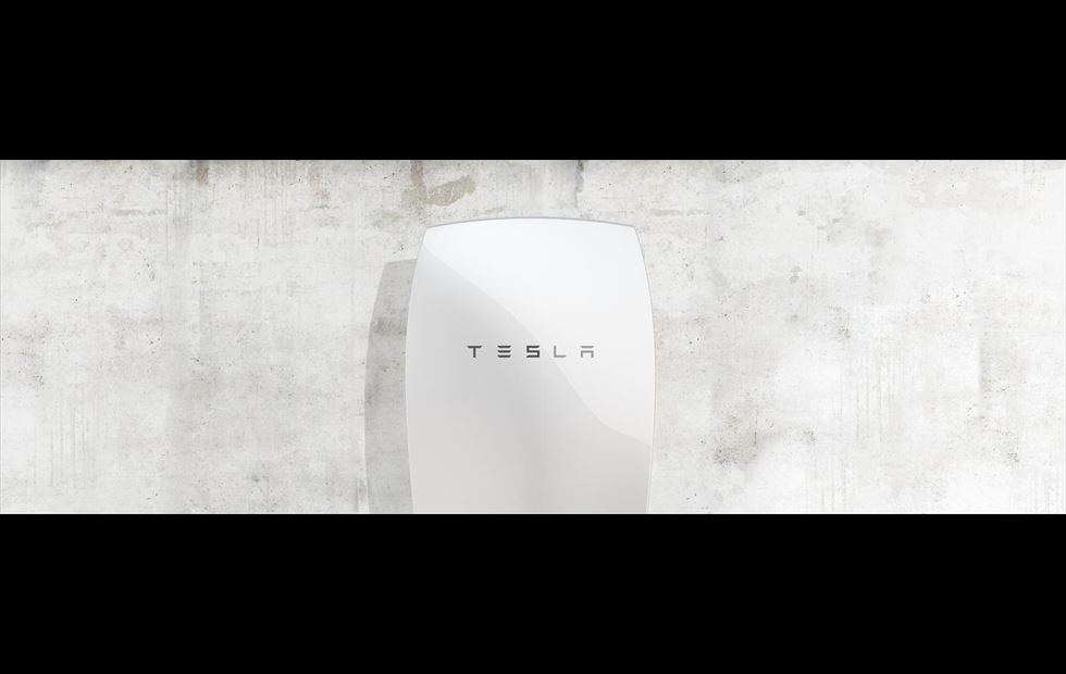 Tesla presenta una ‘revolucionaria’ batería de bajo coste que funciona con energía solar