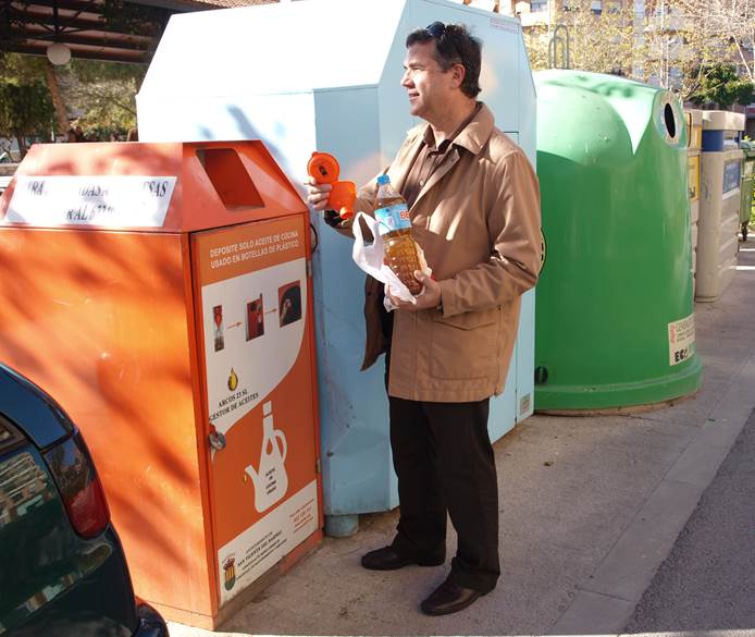 Sabadell implementará 21 contenedores para la recogida de aceite doméstico usado