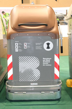 Barcelona empieza a desplegar los nuevos contenedores