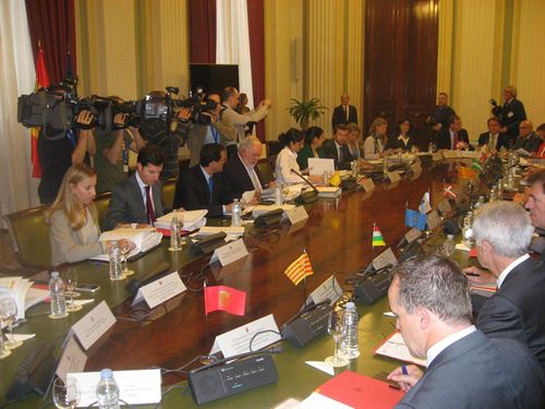 Medio Ambiente y las CCAA dan luz verde al plan estatal para afrontar los sucesos de contaminación grave en la costa