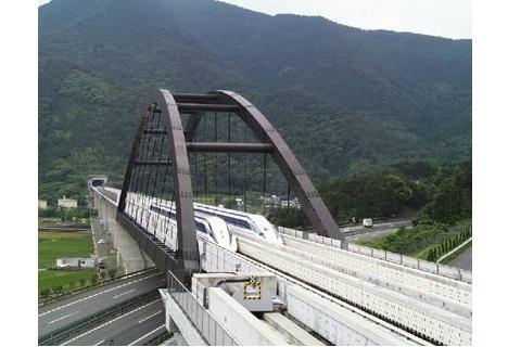 Casi medio millón de euros contra la plaga de conejos en las líneas AVE