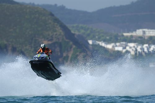 La Eurocámara aprueba nuevas normas para reducir un 20% emisiones contaminantes de embarcaciones deportivas