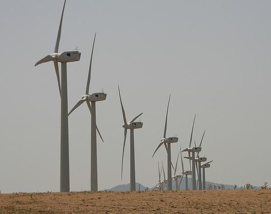 La nueva regulación eólica pone en peligro unos 12.700 millones de euros en inversiones en España