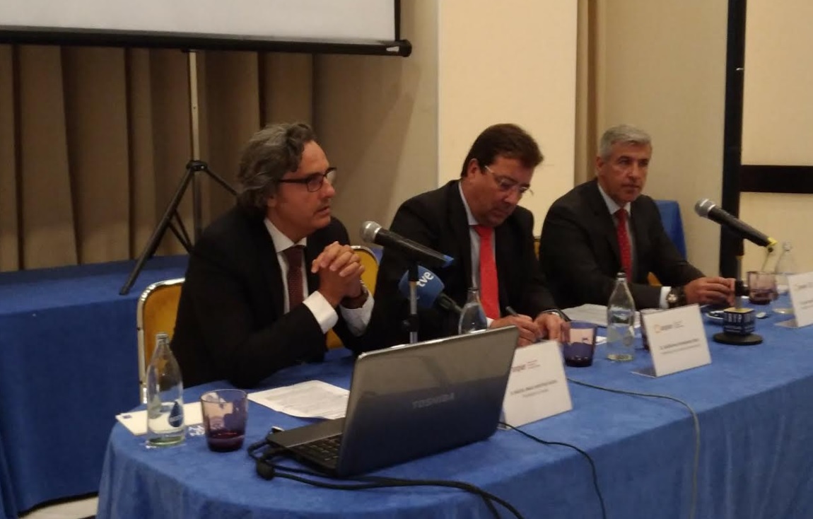 El presidente extremeño. Anpier ha pedido a Fernández Vara que contacte con los presidentes del centro y el sur de España para impulsar la generación social frente al bloqueo normativo estatal.