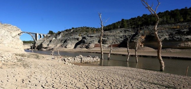 Agua y política antagonistas por naturaleza