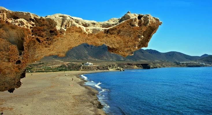 Líos con la normativa ambiental de Cabo de Gata