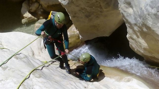 Agentes de Protección de la Naturaleza de Aragón se forman para actuar en barrancos