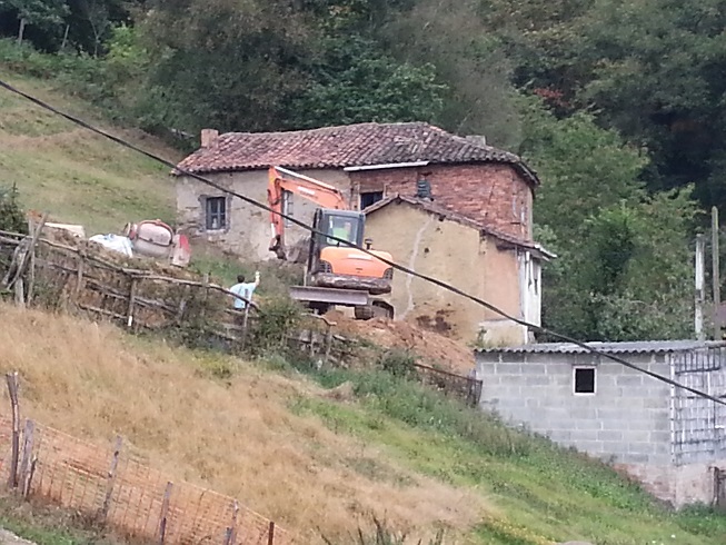 Asturias. La antena ilegal de Otariellu que quieren legalizar